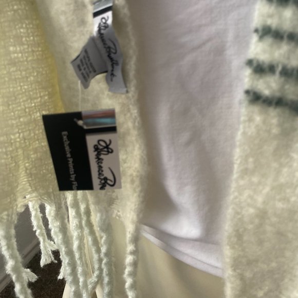 Florence Broadhurst Unisex Green Wide Rectangle Scarf - Picture 4 of 5